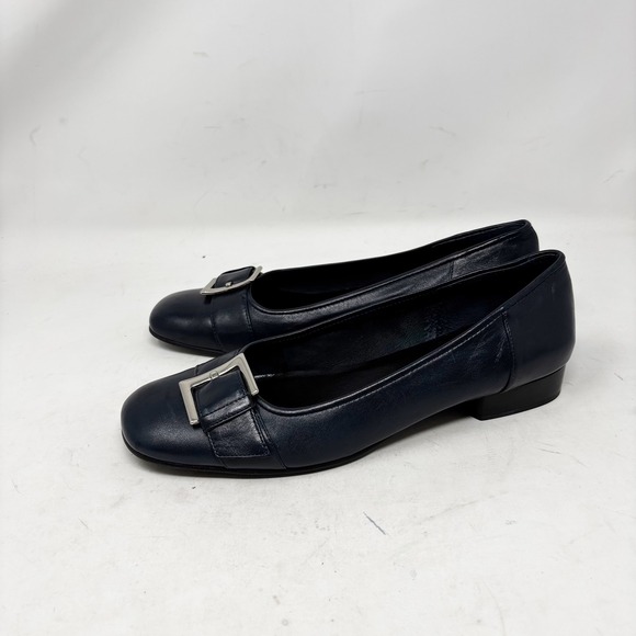Etienne Aigner Navy Flats Size 9.5 Leather Buckle Accent Low Heel Classic - Picture 1 of 9